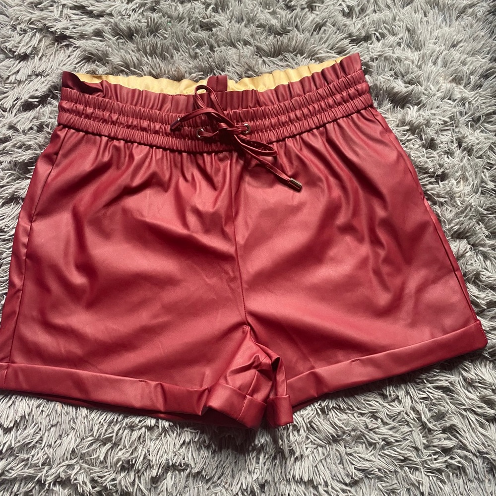 VEGAN LEATHER PAPERBAG WAIST SHORTS